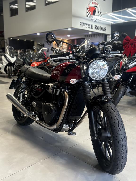 TRIUMPH Street Twin 900