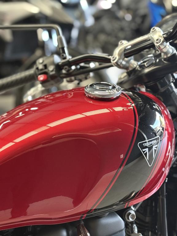 TRIUMPH Street Twin 900 - Foto