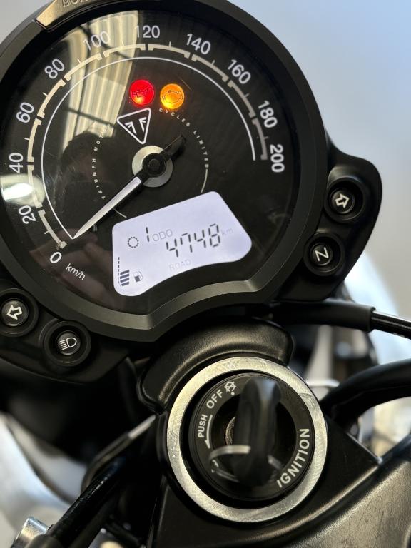 TRIUMPH Street Twin 900 - Foto