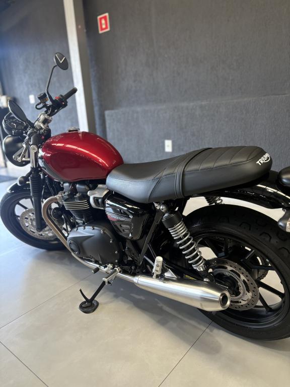 TRIUMPH Street Twin 900 - Foto