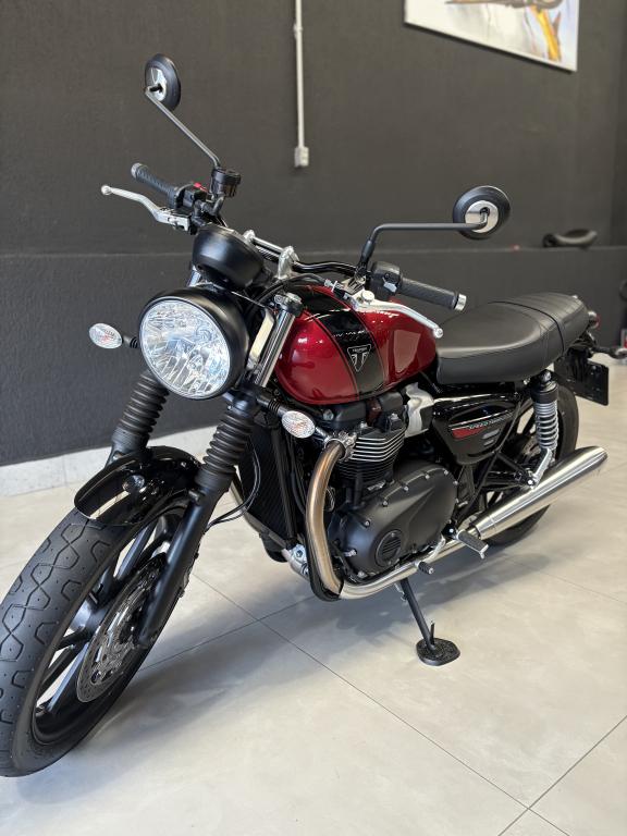 TRIUMPH Street Twin 900 - Foto
