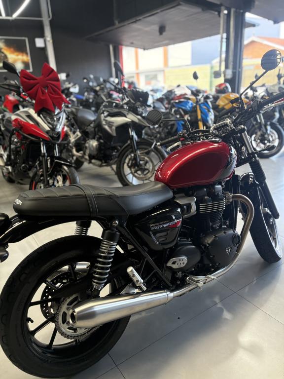TRIUMPH Street Twin 900 - Foto