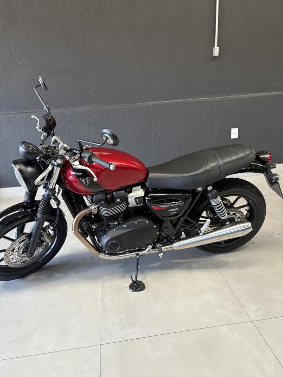 TRIUMPH Street Twin 900 - Foto