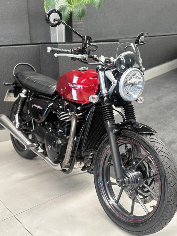 TRIUMPH Street Twin 900 - Foto
