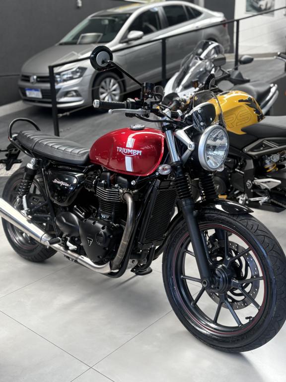 TRIUMPH Street Twin 900 - Foto