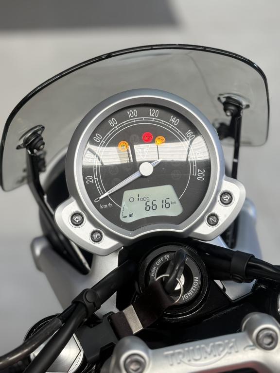 TRIUMPH Street Twin 900 - Foto