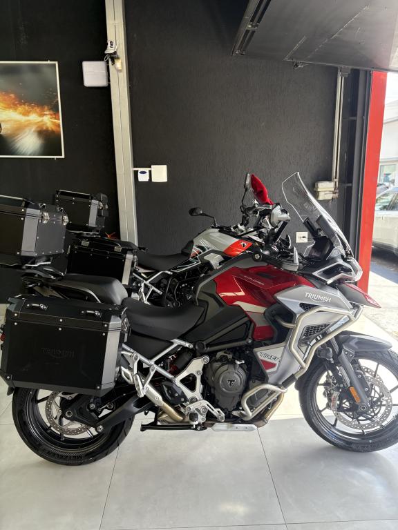 TRIUMPH Tiger 1200 - Foto
