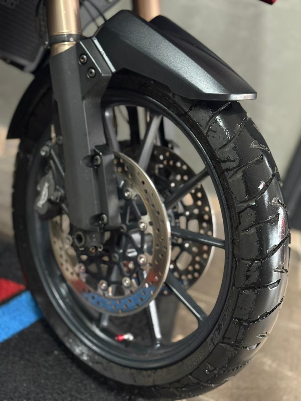 TRIUMPH Tiger 1200 - Foto