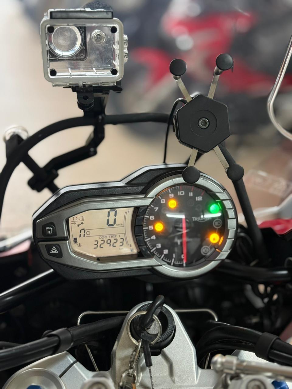 TRIUMPH Tiger 1200 - Foto