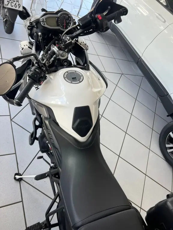 TRIUMPH Tiger 800 - Foto