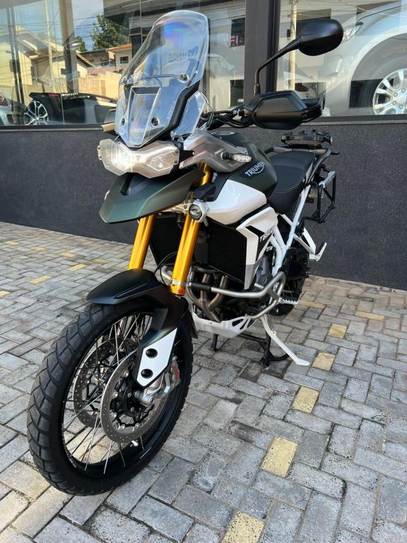 TRIUMPH Tiger 900