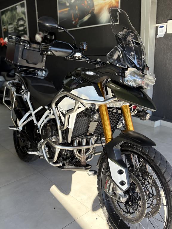 TRIUMPH Tiger 900