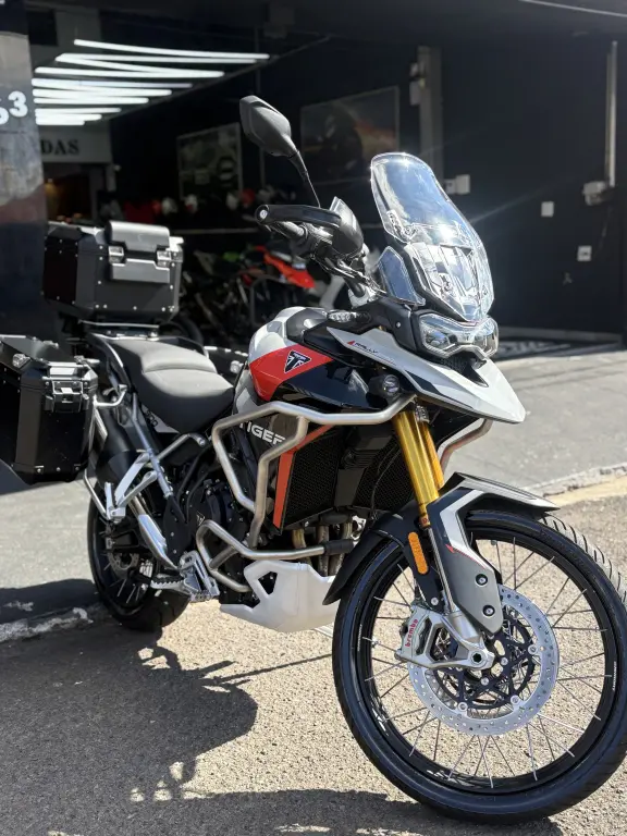 TRIUMPH Tiger 900 - Foto