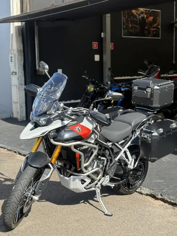 TRIUMPH Tiger 900 - Foto