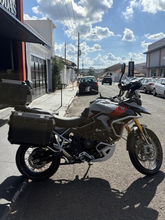 TRIUMPH Tiger 900 - Foto