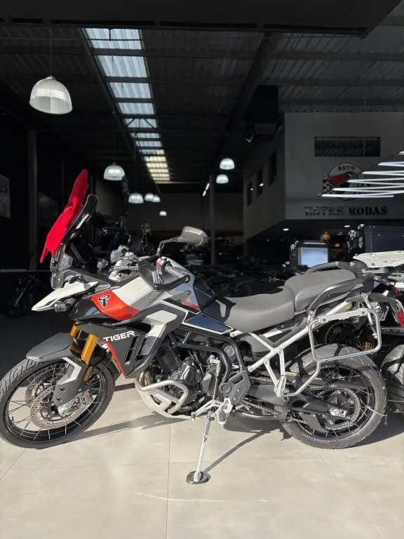 TRIUMPH Tiger 900 - Foto