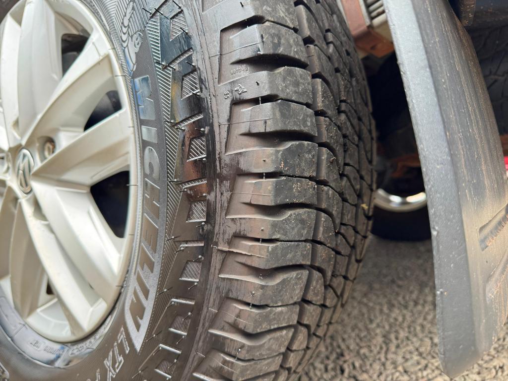 VOLKSWAGEN Amarok - Foto