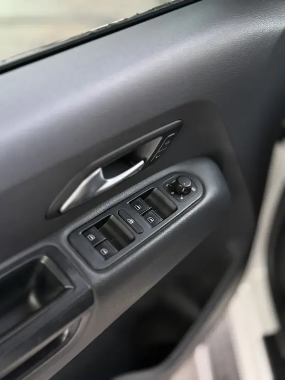 VOLKSWAGEN Amarok - Foto
