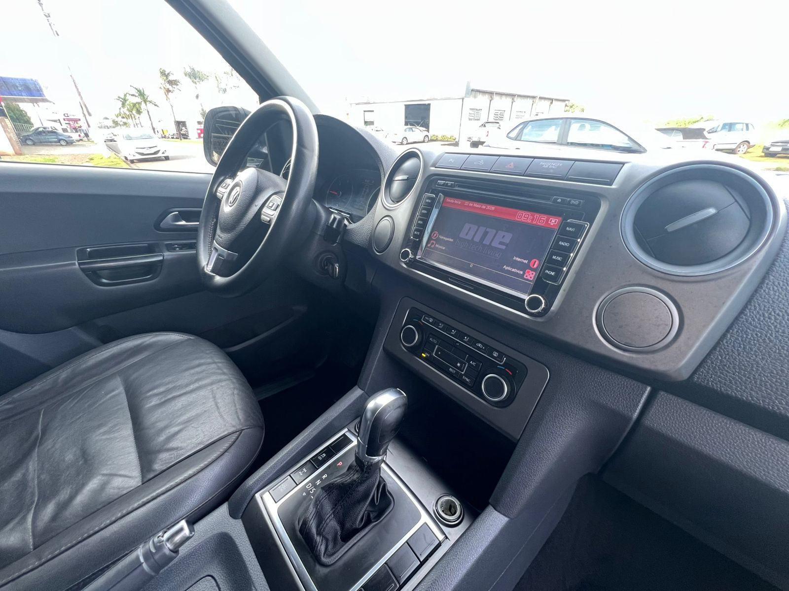 VOLKSWAGEN Amarok - Foto