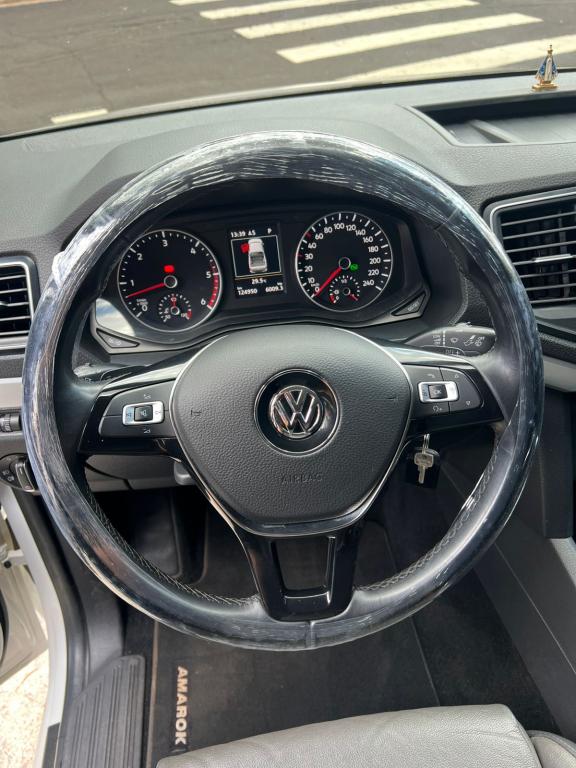 VOLKSWAGEN Amarok - Foto