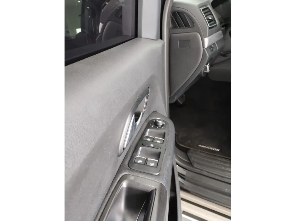 VOLKSWAGEN Amarok - Foto