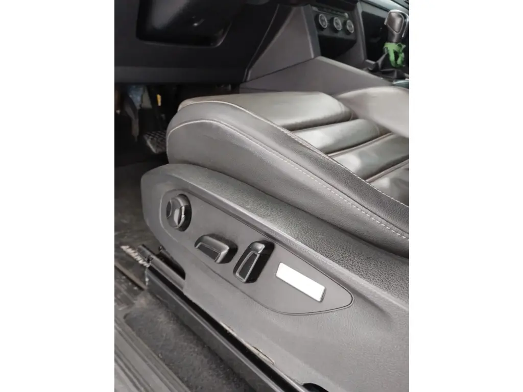 VOLKSWAGEN Amarok - Foto