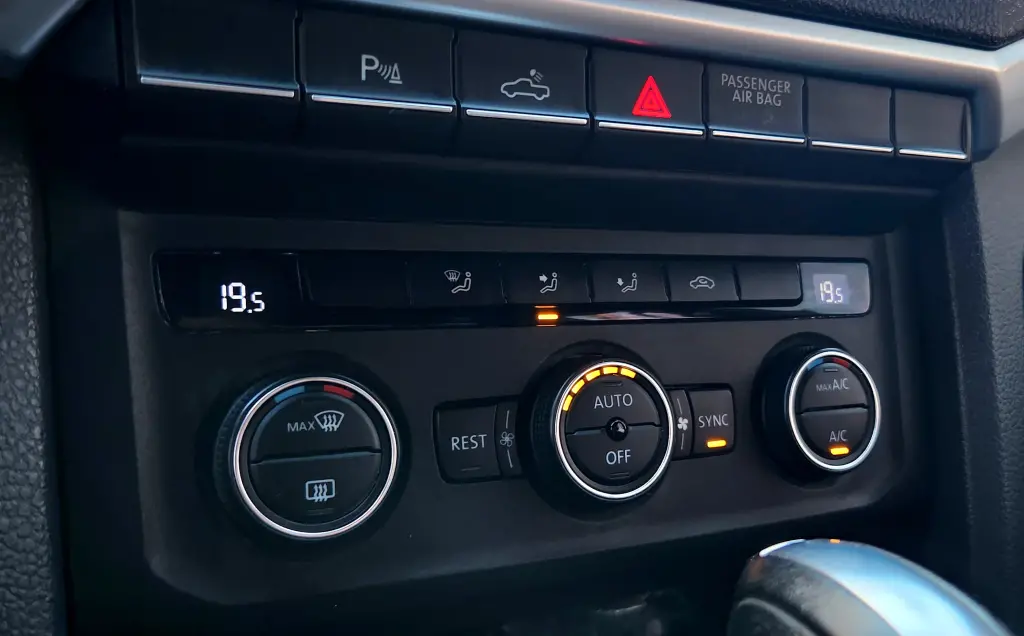 VOLKSWAGEN Amarok - Foto