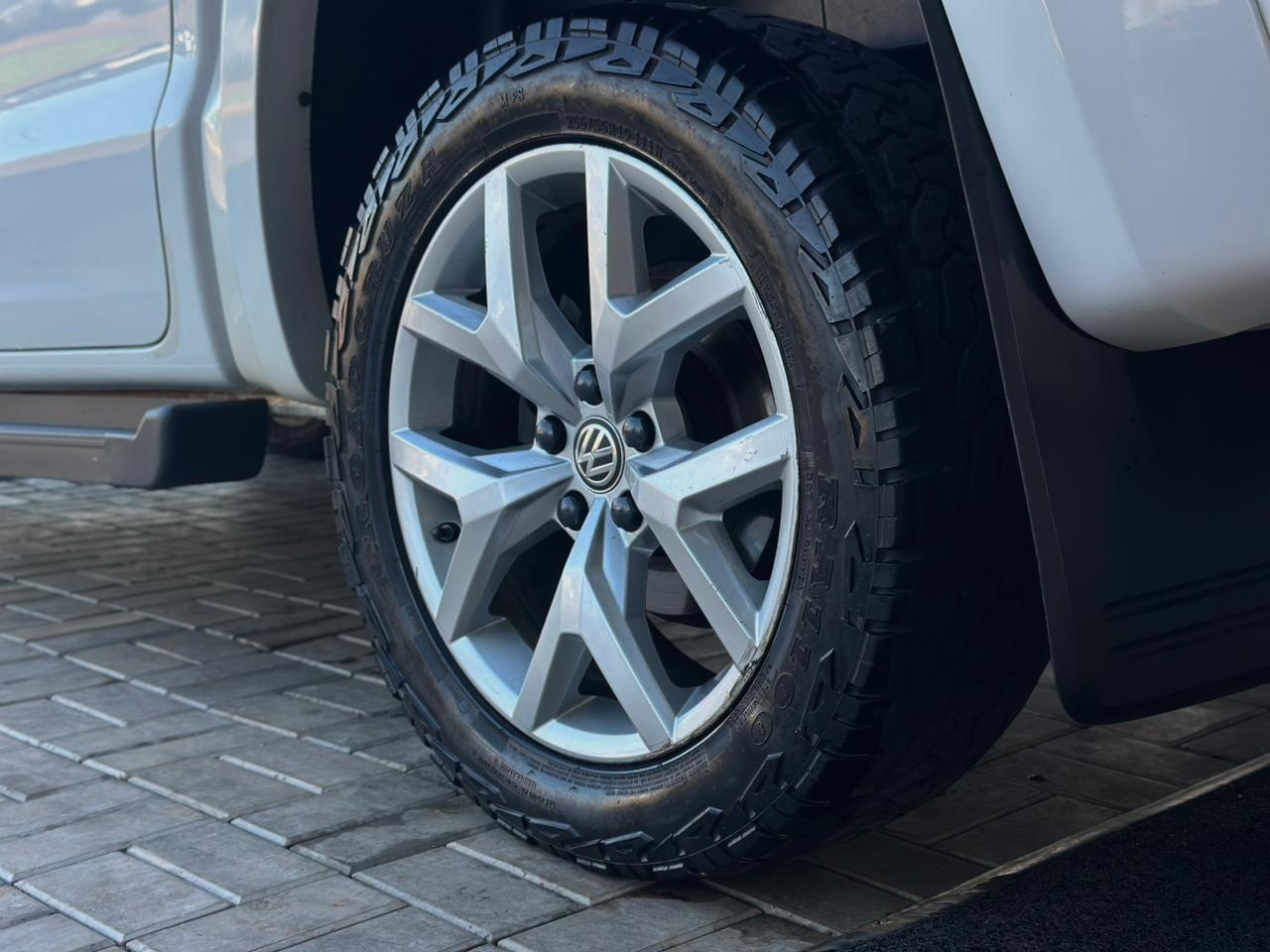 VOLKSWAGEN Amarok - Foto
