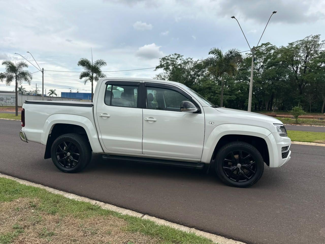 VOLKSWAGEN Amarok - Foto