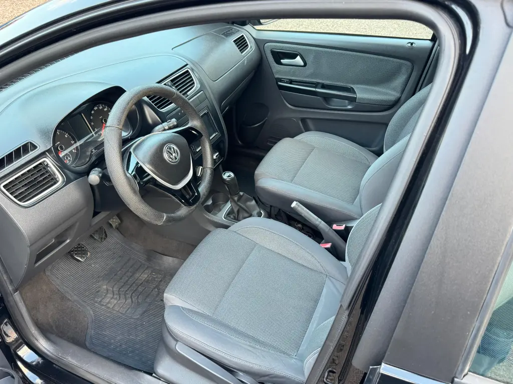VOLKSWAGEN Fox - Foto