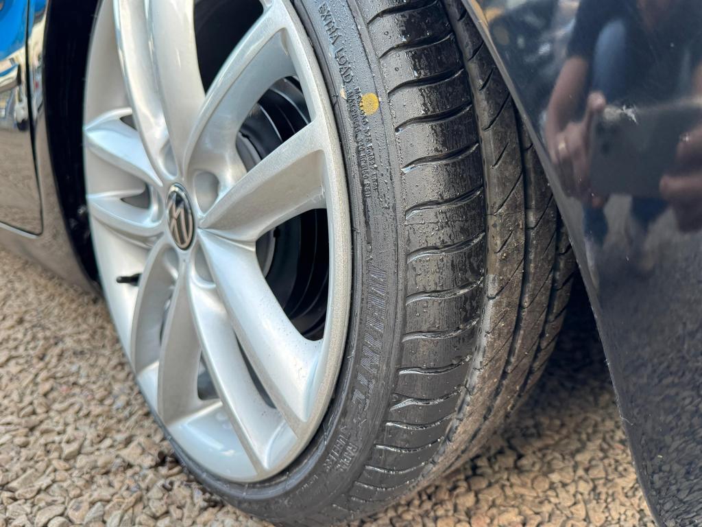 VOLKSWAGEN Fox - Foto