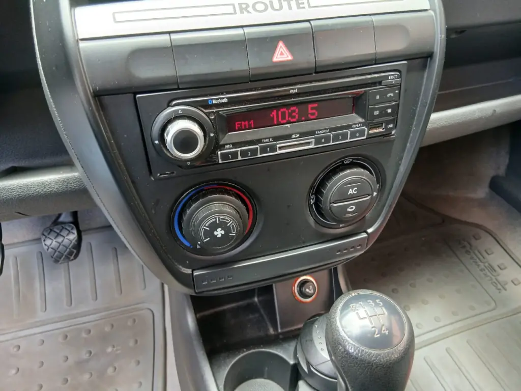 VOLKSWAGEN Fox - Foto