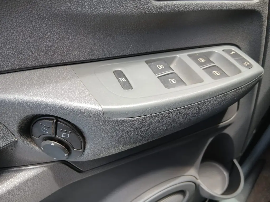 VOLKSWAGEN Fox - Foto