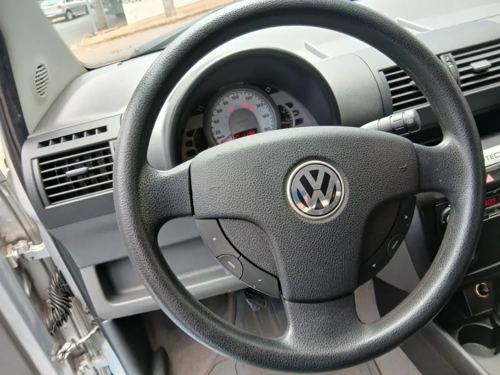VOLKSWAGEN Fox - Foto