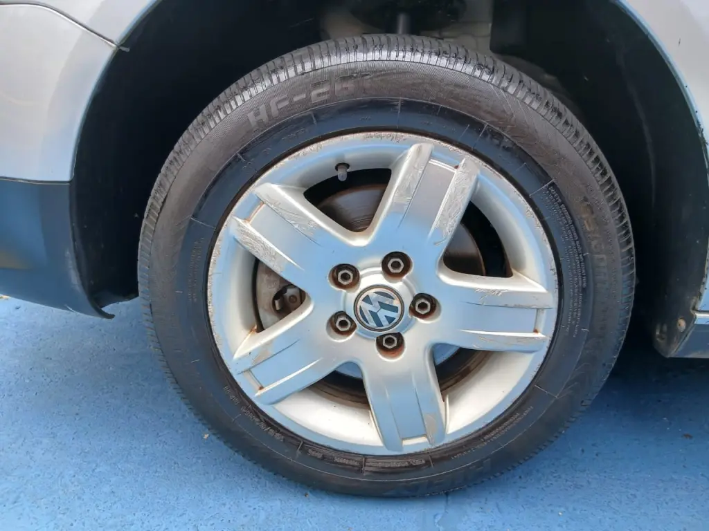 VOLKSWAGEN Fox - Foto