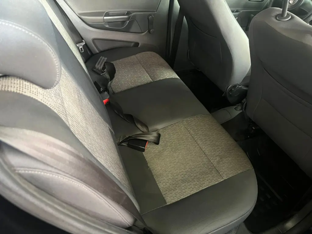 VOLKSWAGEN Fox - Foto