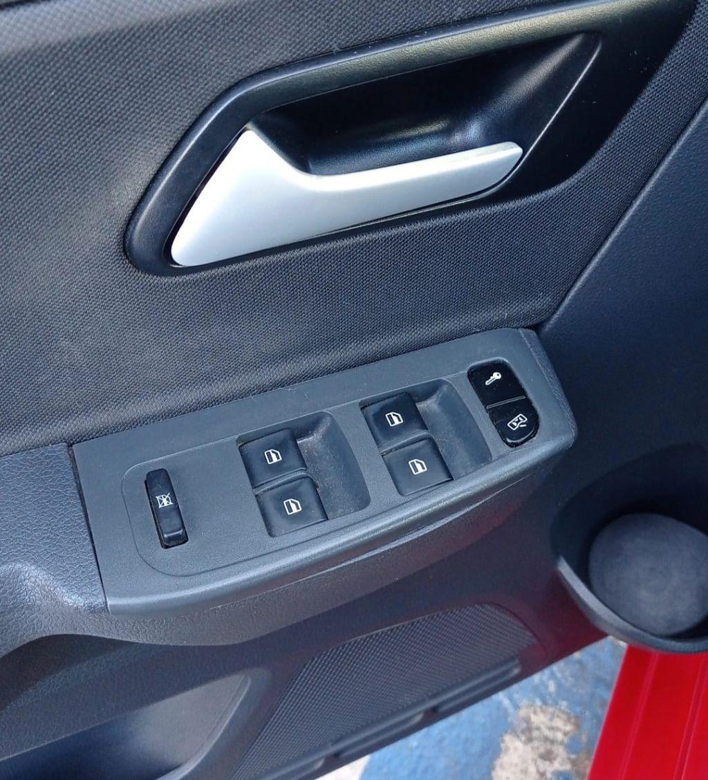 VOLKSWAGEN Fox - Foto