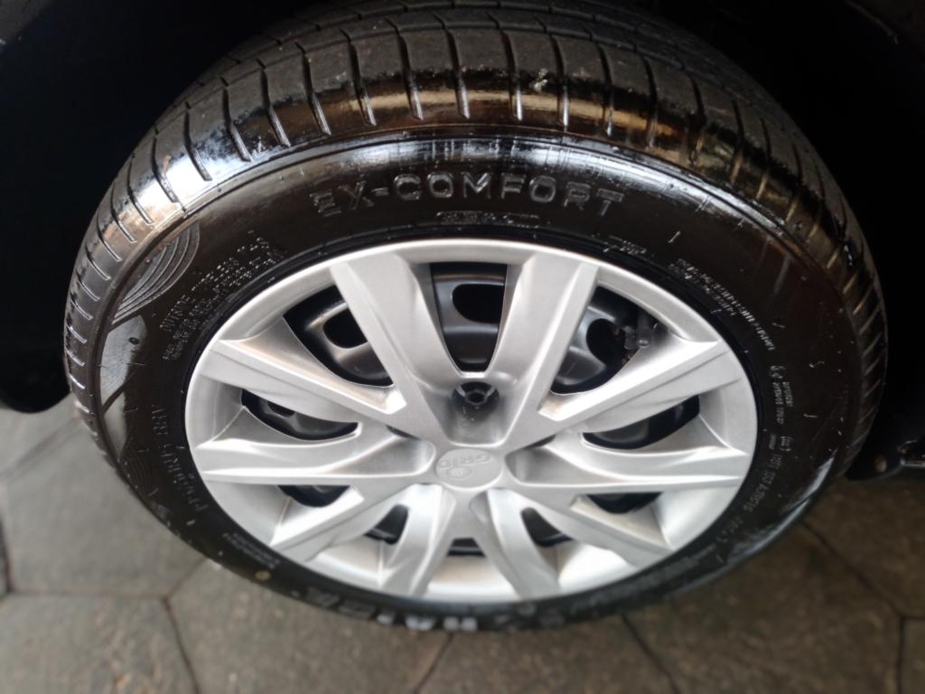 VOLKSWAGEN Fox - Foto