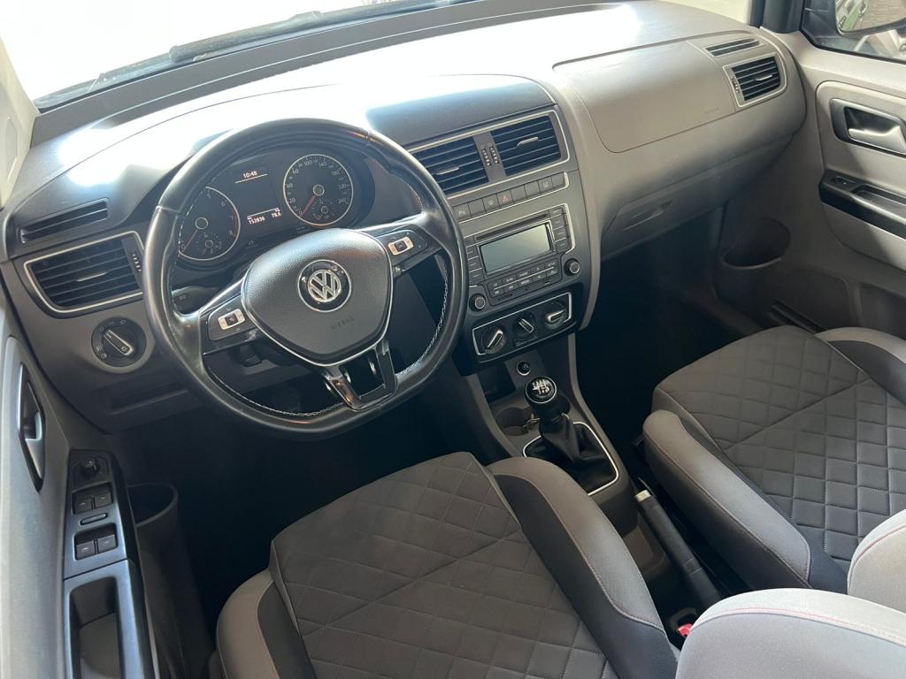 VOLKSWAGEN Fox - Foto