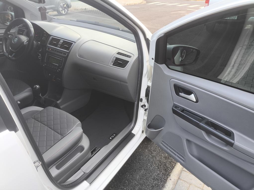 VOLKSWAGEN Fox - Foto