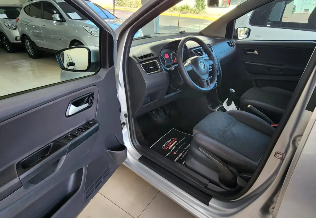 VOLKSWAGEN Fox - Foto