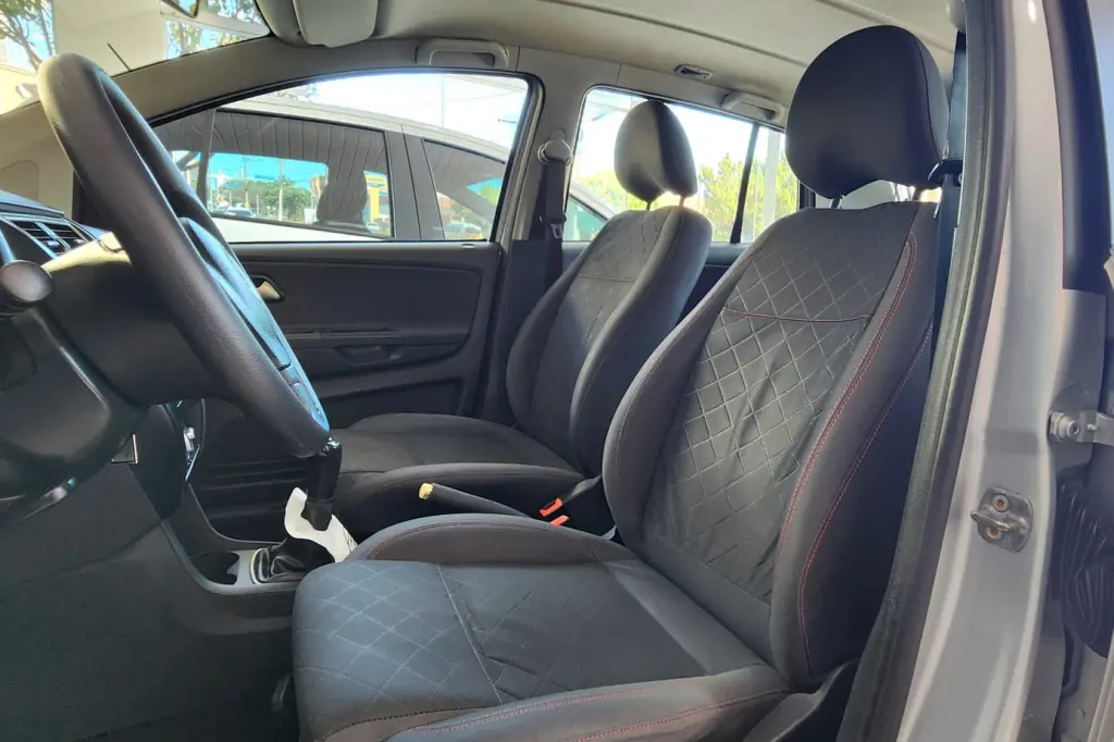 VOLKSWAGEN Fox - Foto