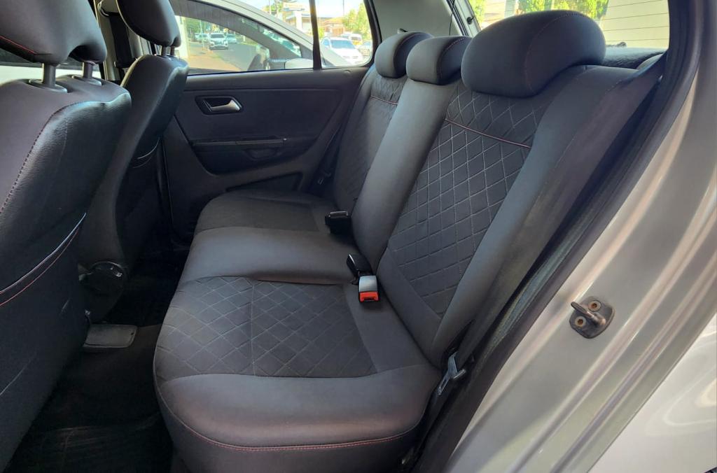 VOLKSWAGEN Fox - Foto