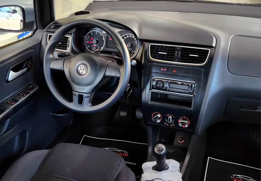 VOLKSWAGEN Fox - Foto