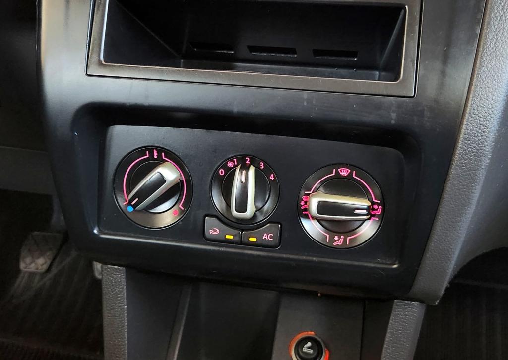 VOLKSWAGEN Fox - Foto