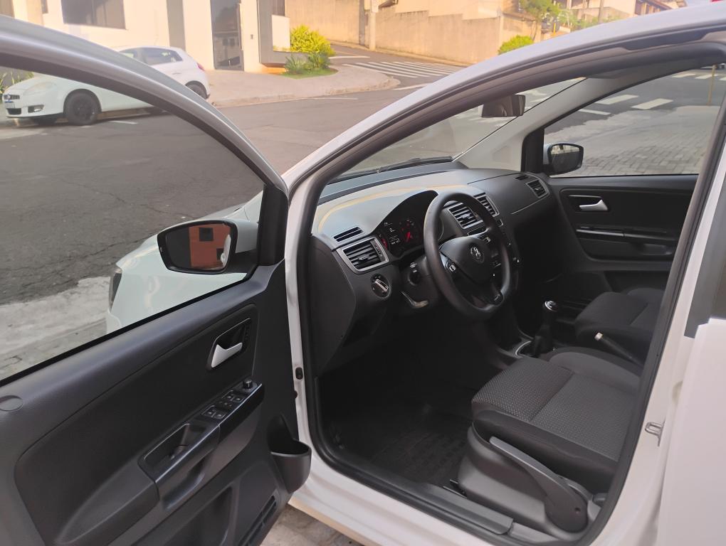 VOLKSWAGEN Fox - Foto