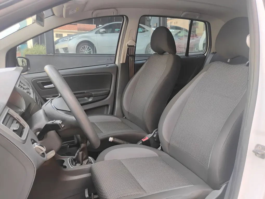 VOLKSWAGEN Fox - Foto