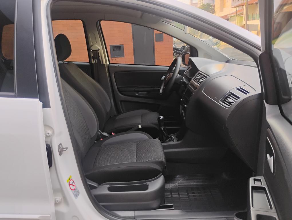 VOLKSWAGEN Fox - Foto