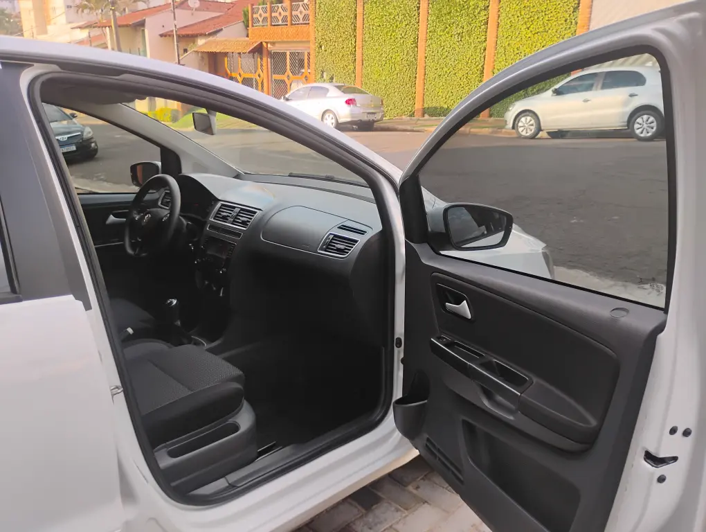 VOLKSWAGEN Fox - Foto