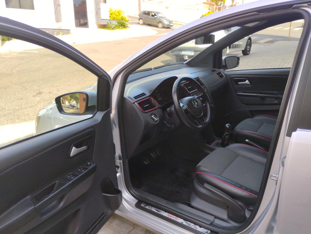 VOLKSWAGEN Fox - Foto